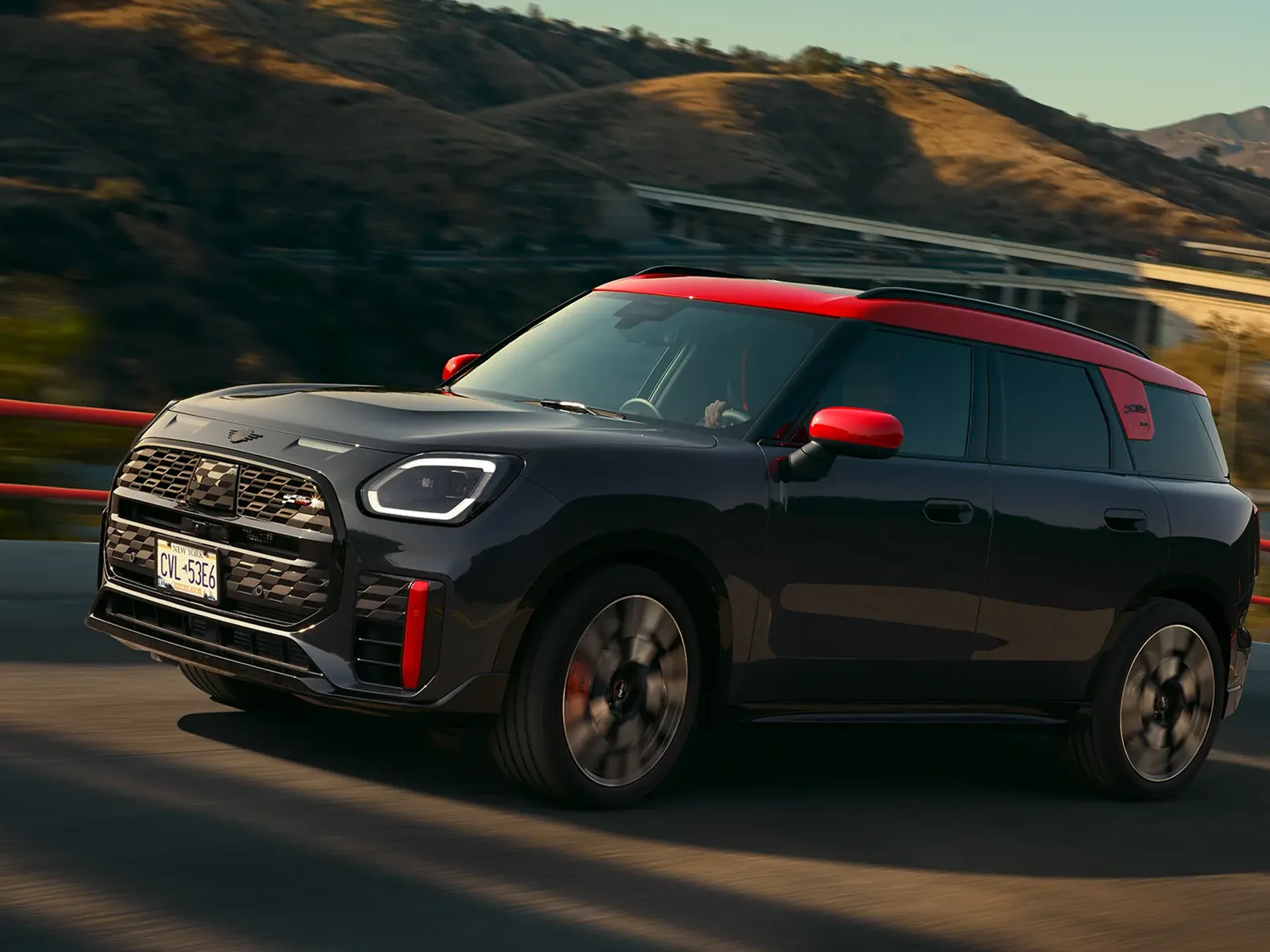 MINI John Cooper Works - U25 JCW πλαϊνή λήψη